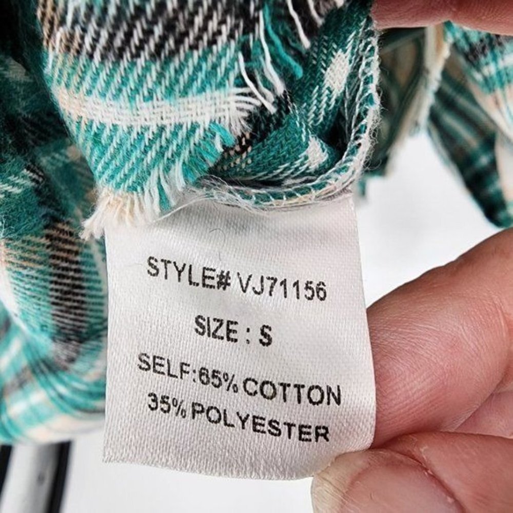 VEVERET Plaid Button Down Long Sleeve Raw Hem Shacket Shirt S.M.L NWT - Picture 15 of 16